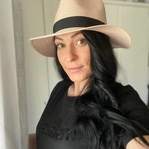 Meet your Posher, Jeannie